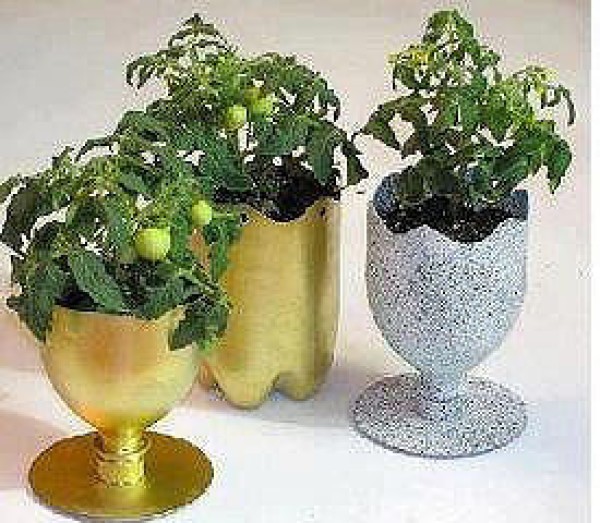 Tutorial on making flower pots by using waste plastic bottles and CDs