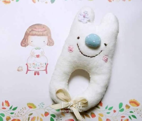 How to make a bunny hand rattle with illustrations of making a fabric cartoon hand rattle