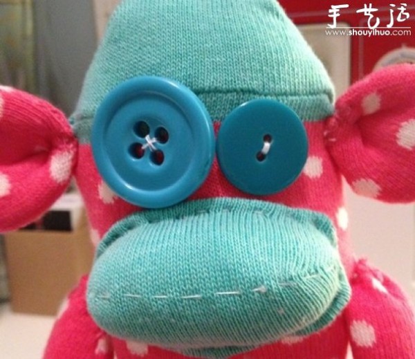 Tutorial on DIY Naughty Monkey from Old Socks