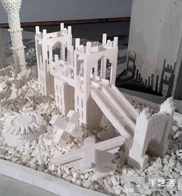 Magnificent and sweet! An architectural model created using sugar cubes as bricks