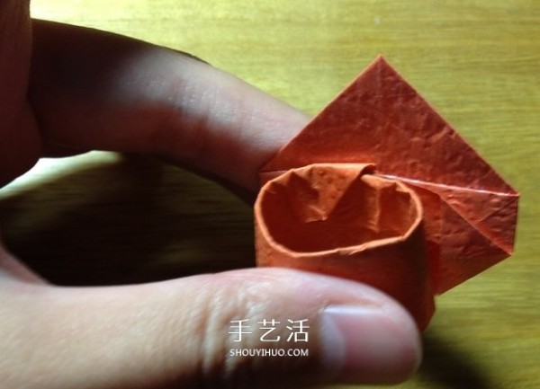 Tutorial on how to fold a love ring and how to fold a heart-shaped ring