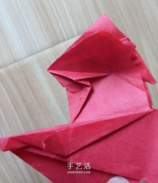 The process of folding the auspicious beast Kirin, the illustrated process of folding the Origami Tetsushi Kamiyas Kirin