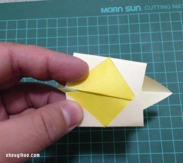 How to make an origami lantern, a tutorial on how to make a simple and beautiful lantern