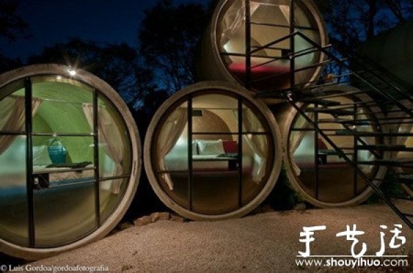 The "hotel" built by recycling cement pipes