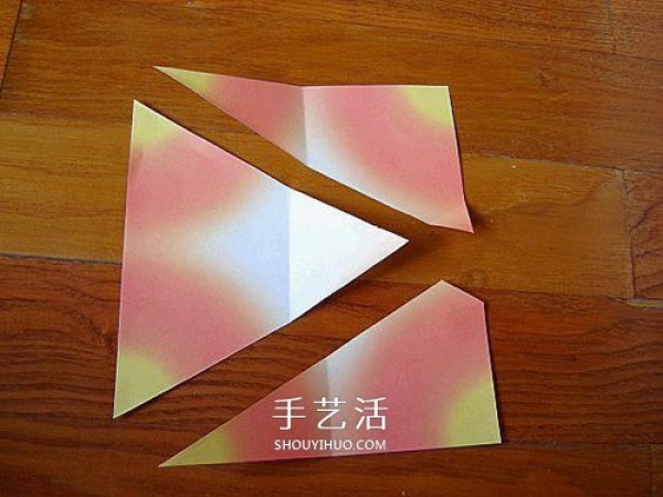 A piece of paper to fold a lily, a simple and beautiful lily origami