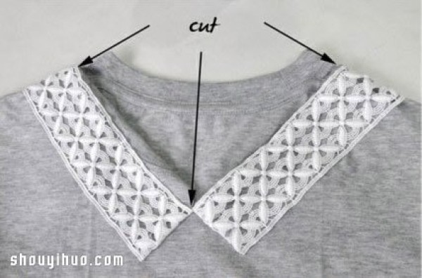 Old cotton T-shirts are handmade into DIY lace collar sleeveless shirts