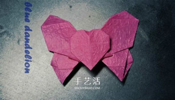 Illustrations of how to fold a romantic butterfly heart, step-by-step pictures of origami butterfly hearts