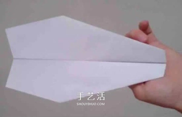 The simplest way to fold a paper airplane, a simple tutorial for toddlers to make an origami airplane