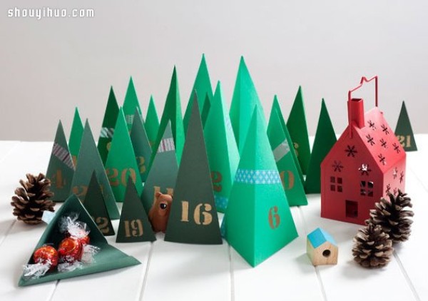 Cardboard DIY handmade exquisite Christmas tree-shaped gift packaging box