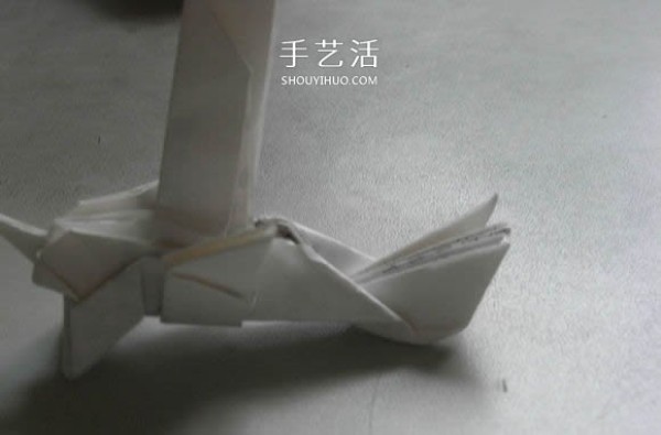 The origami method of a biplane, the step-by-step diagram of how to fold a biplane