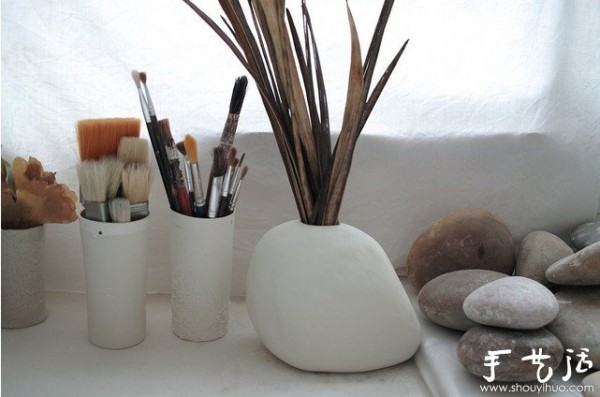 Combine plants and pottery to DIY beautiful pottery