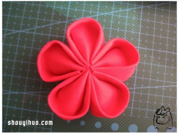 DIY illustrated tutorial on the production method of handmade fabric cherry blossom brooch