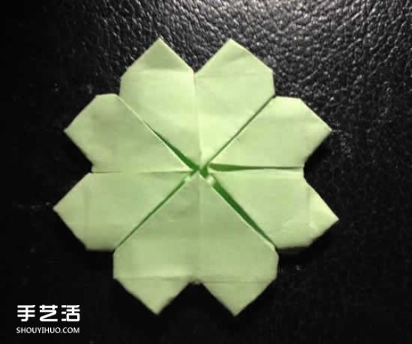 How to fold a four-leaf clover, a simple four-leaf clover origami tutorial with two pieces of paper