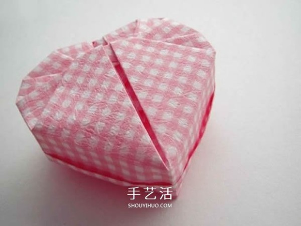 How to fold a love box and how to fold a heart-shaped carton with a lid and the steps Illustrations