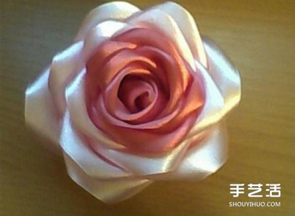 How to make satin ribbon roses, tutorial on folding ribbon roses with illustrations