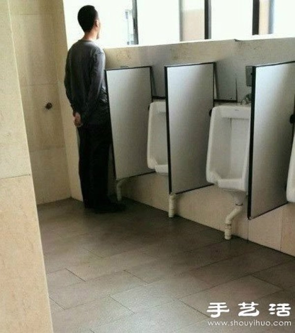 So this is how the leader goes to the toilet! 