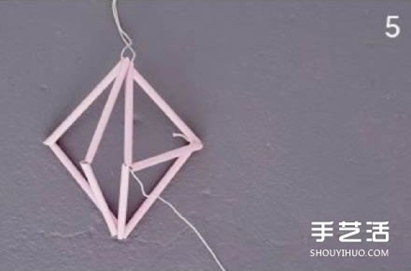 Use straw waste to make a DIY three-dimensional diamond-shaped decorative pendant