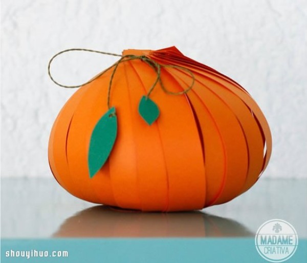 A very creative DIY handmade illustrated tutorial for pumpkin packaging boxes