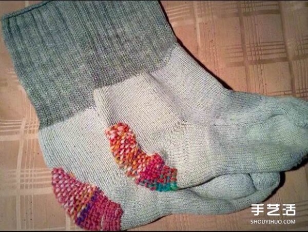 A pair of socks lasts 20 years! Old socks can also be mended with a new look! 