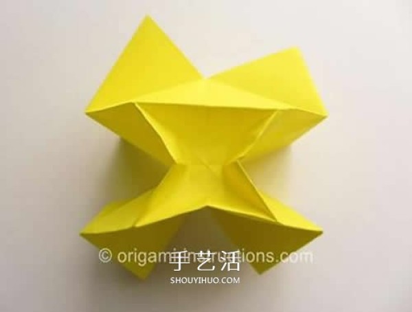 New method of folding a rotating rose, step-by-step diagram of origami rotating rose