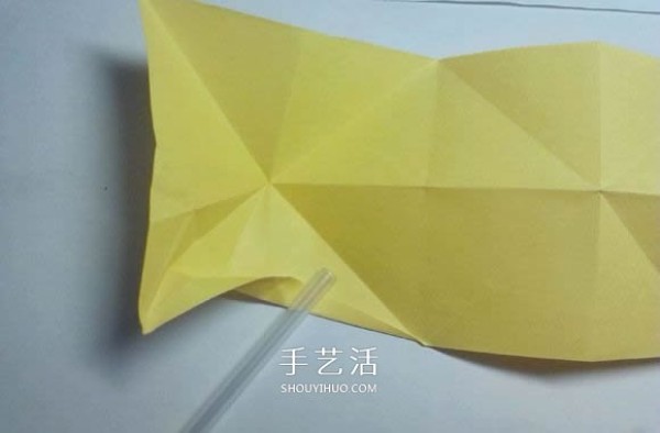 The detailed origami illustration process will teach you how to fold a three-dimensional rabbit