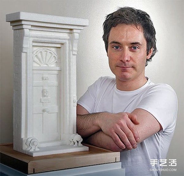 Magnificent and sweet! An architectural model created using sugar cubes as bricks