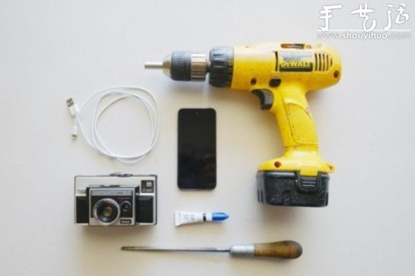 Old camera DIY converted into iPhone charging socket