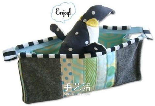 Handmade patchwork pencil case tutorial illustrates how to make a non-woven pencil case