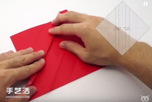 Pictures of how to fold an envelope with a heart and a heart-shaped stationery and illustrations of how to fold a love letter