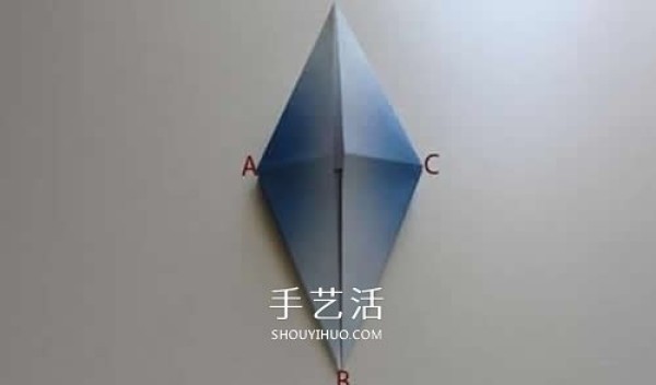 Origami cranes can be easily folded into three-dimensional red-crowned cranes with small modifications