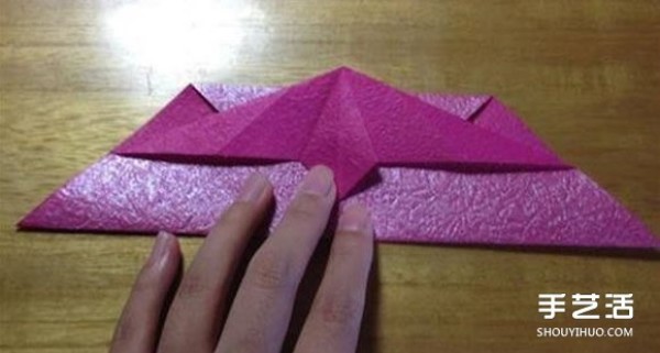 How to fold a tie and a heart, an illustration of the origami tutorial for a beautiful tie and heart