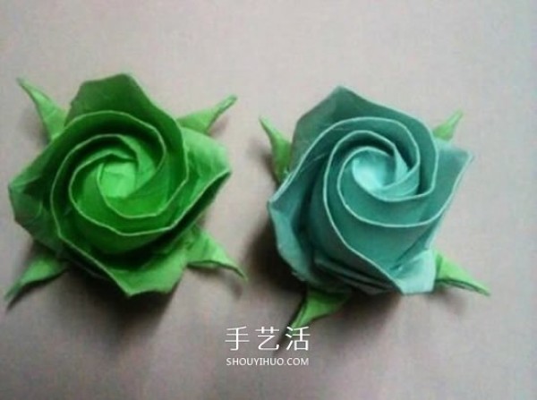 An illustrated tutorial on folding a rose from a piece of paper, including the calyx