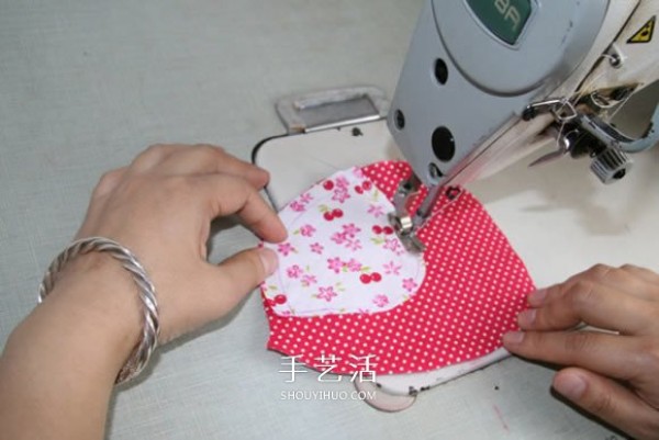 Bird Zipper Bag Making Tutorial: Fabric Zipper Bag Making Illustration