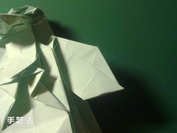 Detailed illustration of the folding process of Hatsune Miku origami