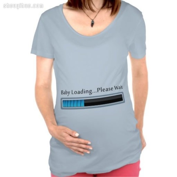 Fun T-shirt for pregnant women: Please wait patiently while downloading the baby!