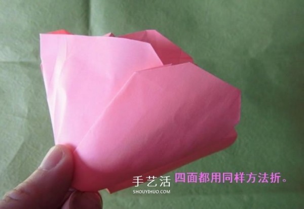 How to fold a wine glass rose and illustrate the process of handmade origami wine glass roses