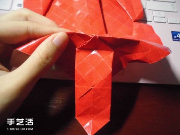 Kissing Fish Origami Illustration of the Super Complex Heart Folding Process