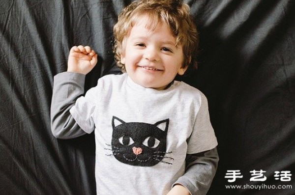 Cute baby T-shirt handmade by the illustrators mother