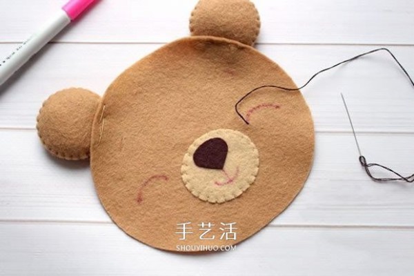 DIY illustrations of making super cute bear puppets with non-woven New Year bears