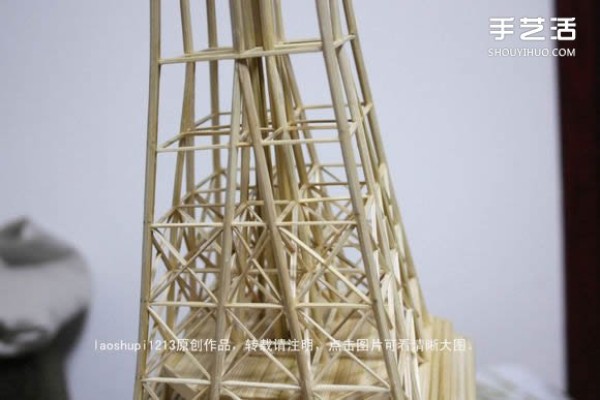 A detailed illustrated tutorial on making a model of the Eiffel Tower using chopsticks and bamboo skewers