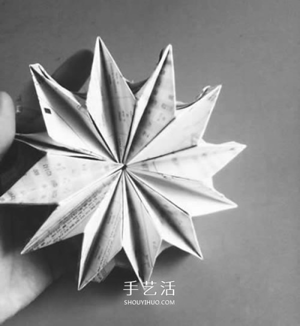 Illustration of the folding method of handmade paper fireworks, step-by-step diagram of the method of origami fireworks