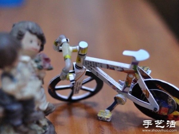 A netizen took two weeks to make a mini bicycle by hand