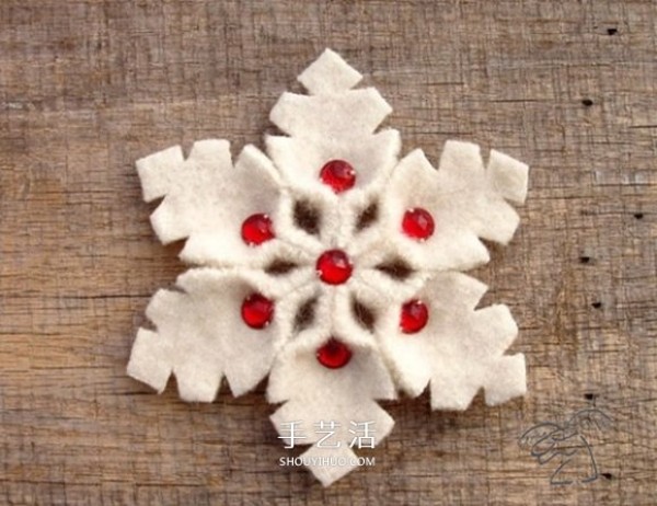 A collection of 18 kinds of non-woven snowflakes with pictures and handmade fabrics to make snowflakes