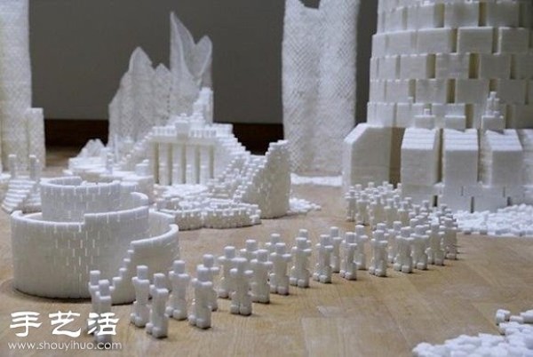 More than 500,000 sugar cubes DIY a fantasy future city model