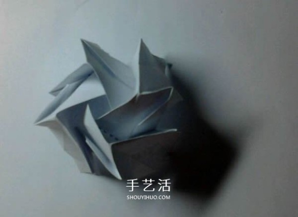 Illustration of folding method of beautiful four-cornered rose transformed from Fukuyama rose