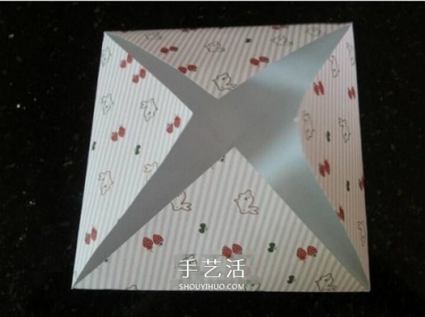 How to fold a special paper box and how to fold a four-leaf clover box