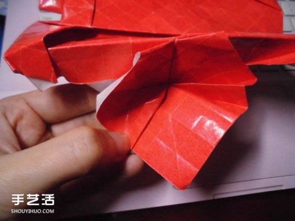 Kissing Fish Origami Illustration of the Super Complex Heart Folding Process