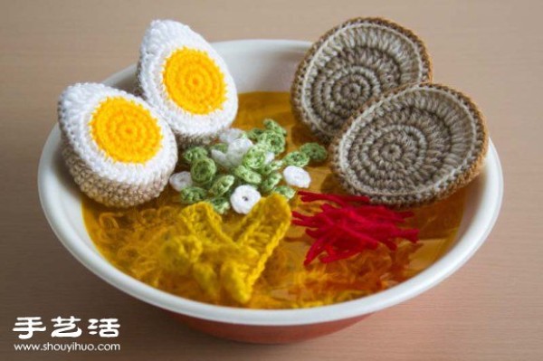 A bowl of ramen made by a Japanese handicraft expert with wool! 