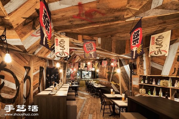 Lively and colorful Japanese izakaya decoration design