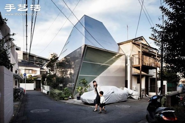 Tokyos small and novel building design through the photographers lens